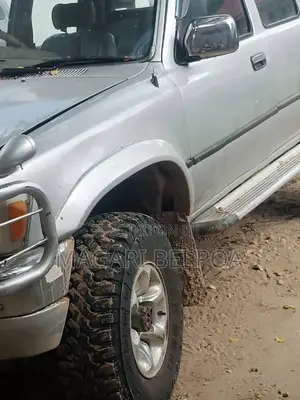 Toyota Hilux 1999 Silver