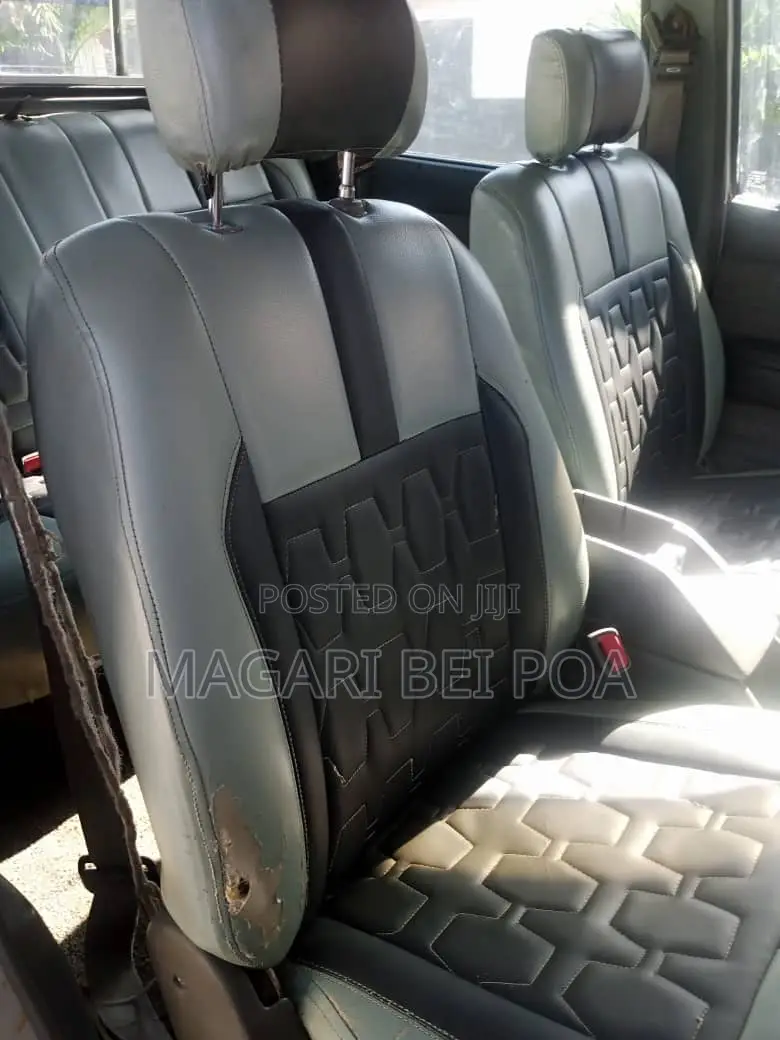 Toyota Hilux 1999 Silver