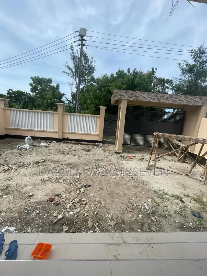 4bdrm House in Dalalipapaatzseven, Kinondoni for rent