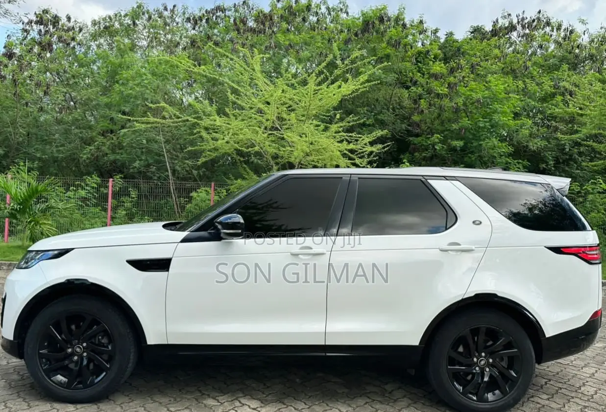 Land Rover Discovery 2018 White