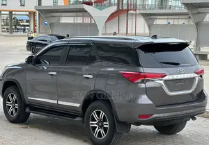 Toyota Fortuner 2018 Gray