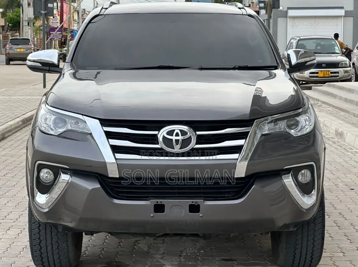 Toyota Fortuner 2018 Gray