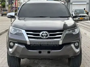 Toyota Fortuner 2018 Gray