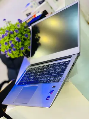 Laptop Acer Swift 3 8GB AMD Ryzen 5 HDD+SSD 256GB