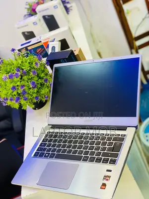 Laptop Acer Swift 3 8GB AMD Ryzen 5 HDD+SSD 256GB