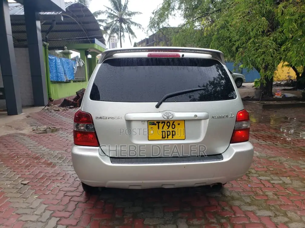 Toyota Kluger 2005 Silver