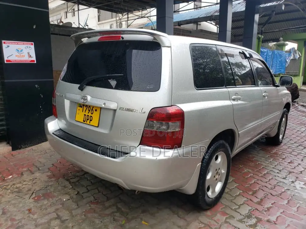 Toyota Kluger 2005 Silver