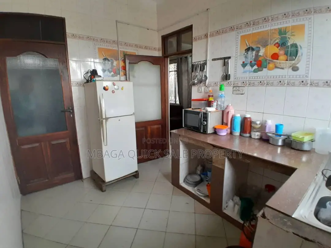 3bdrm House in Goba Center for sale