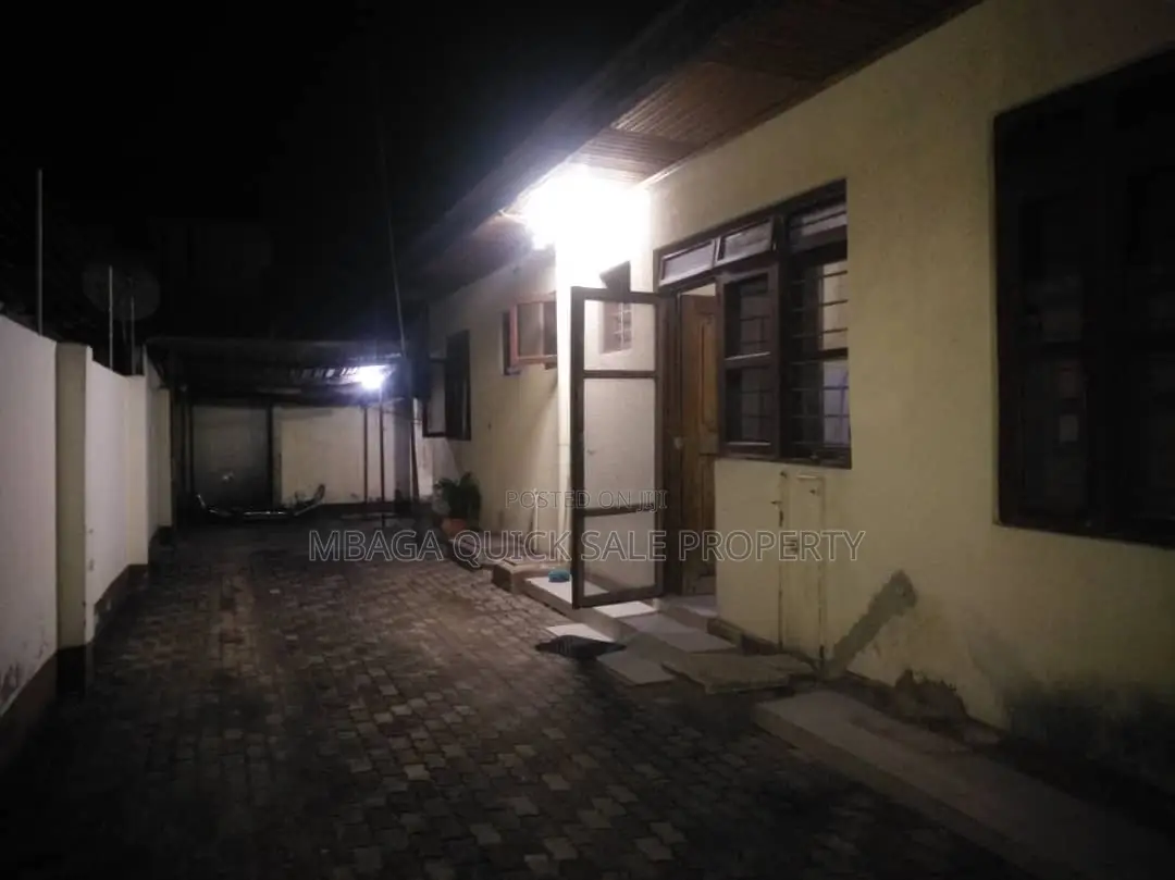 4bdrm House in Mikocheni for rent