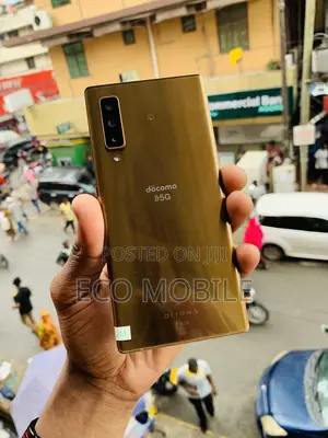 Fujitsu Arrows NX9 F-52A 128 GB Gold