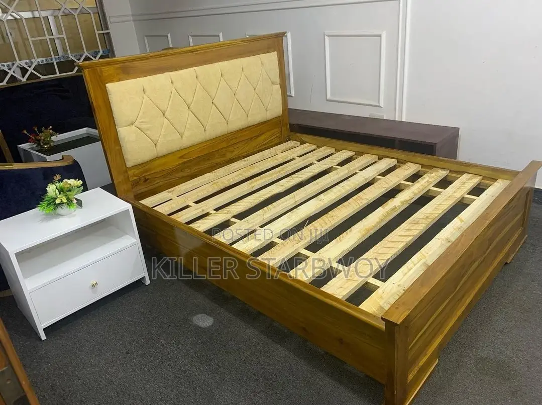 Kitanda Size 5×6 Pamoja Na Bedside Teak Wood