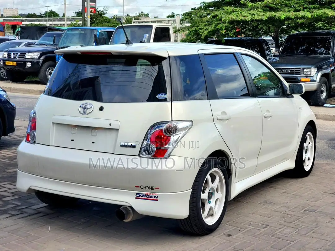 Toyota IST 2007 White