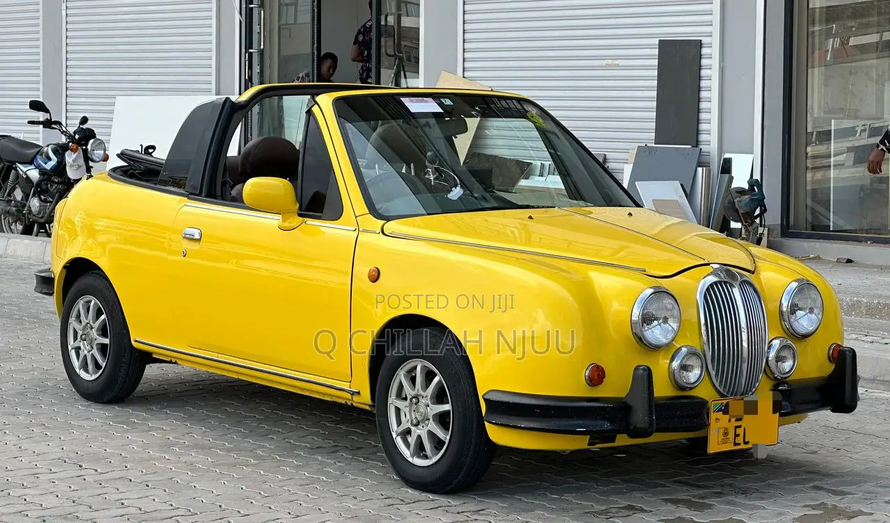 Nissan President 1997 Yellow