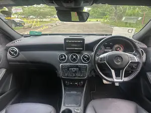 Mercedes-Benz A-Class 2014 Gold