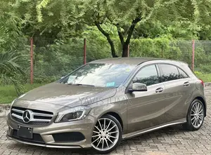 Mercedes-Benz A-Class 2014 Gold