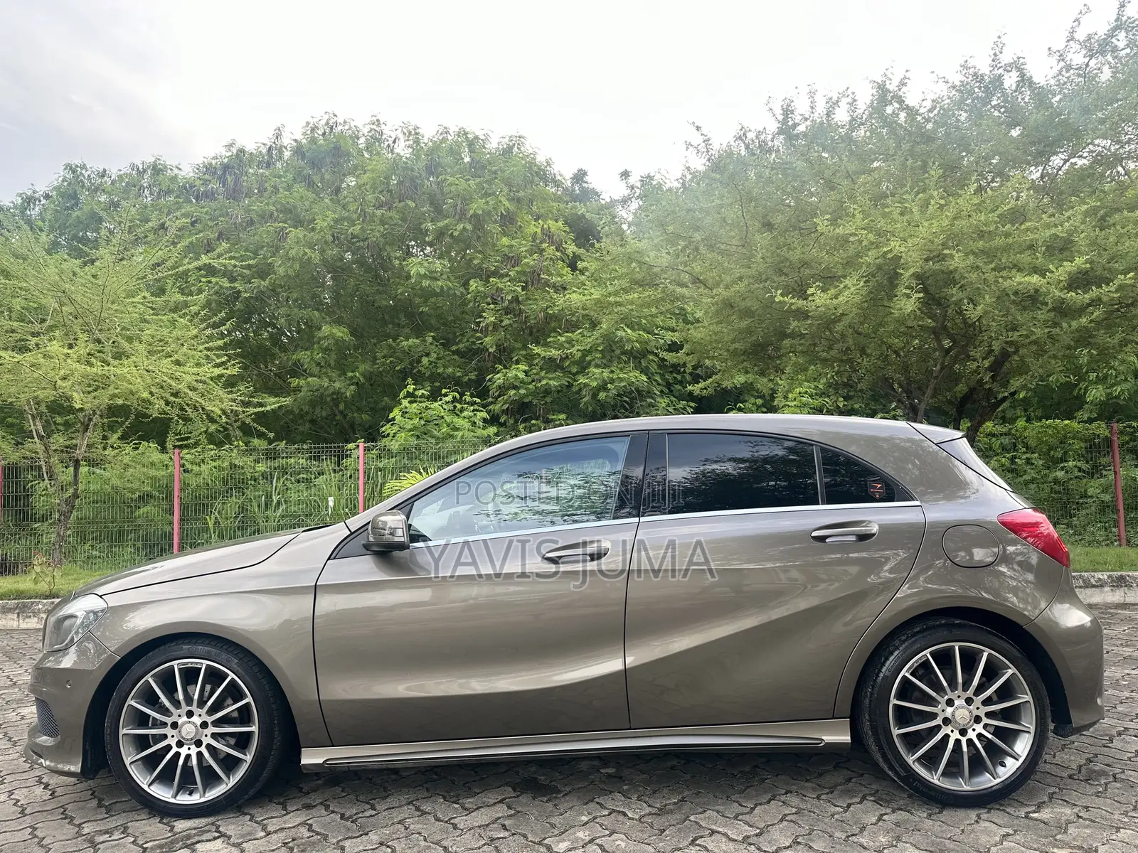 Mercedes-Benz A-Class 2014 Gold