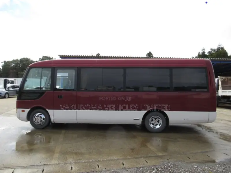 Mitsubishi Fuso Rosa 2002 White