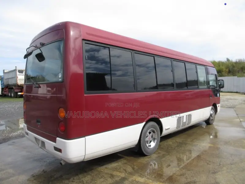 Mitsubishi Fuso Rosa 2002 White