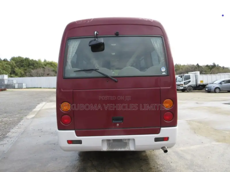 Mitsubishi Fuso Rosa 2002 White