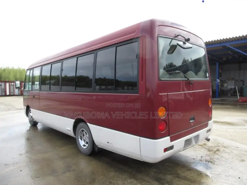 Mitsubishi Fuso Rosa 2002 White
