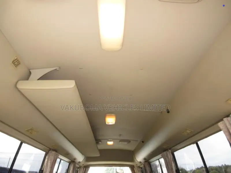 Mitsubishi Fuso Rosa 2002 White
