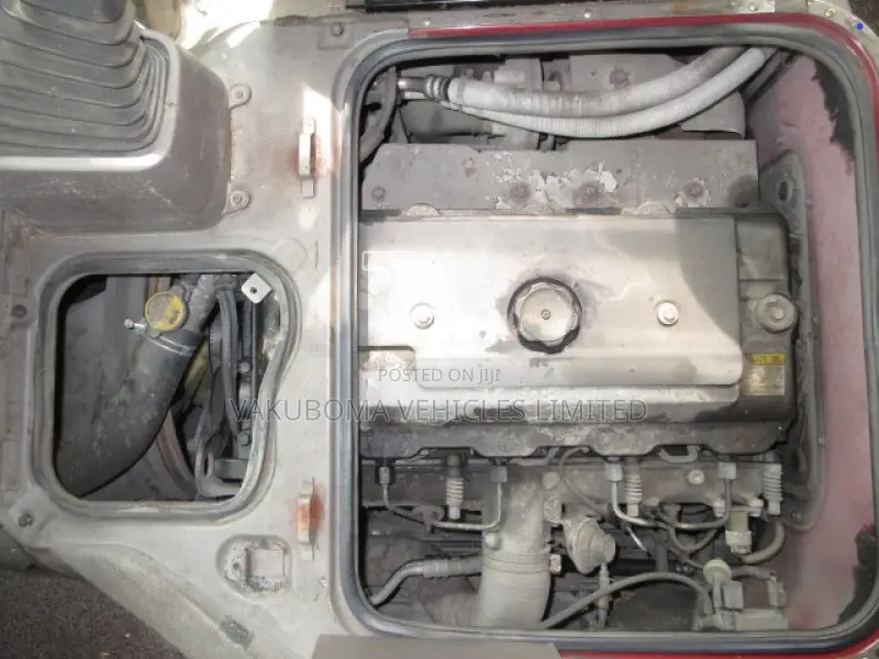 Mitsubishi Fuso Rosa 2002 White