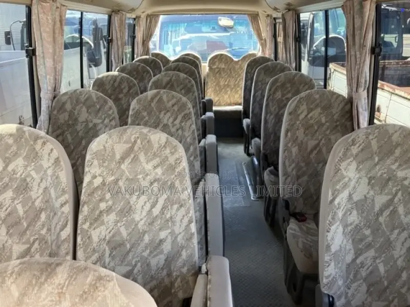 Mitsubishi Fuso Rosa 2002 White