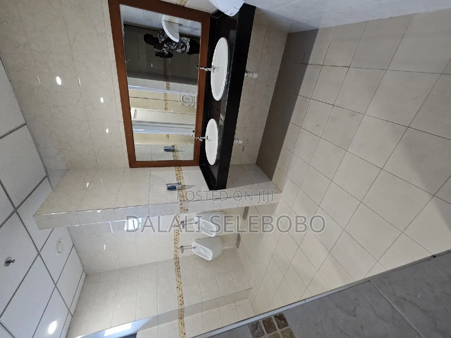 Hall Space Flow 8 at Makumbusho Mini Flat
