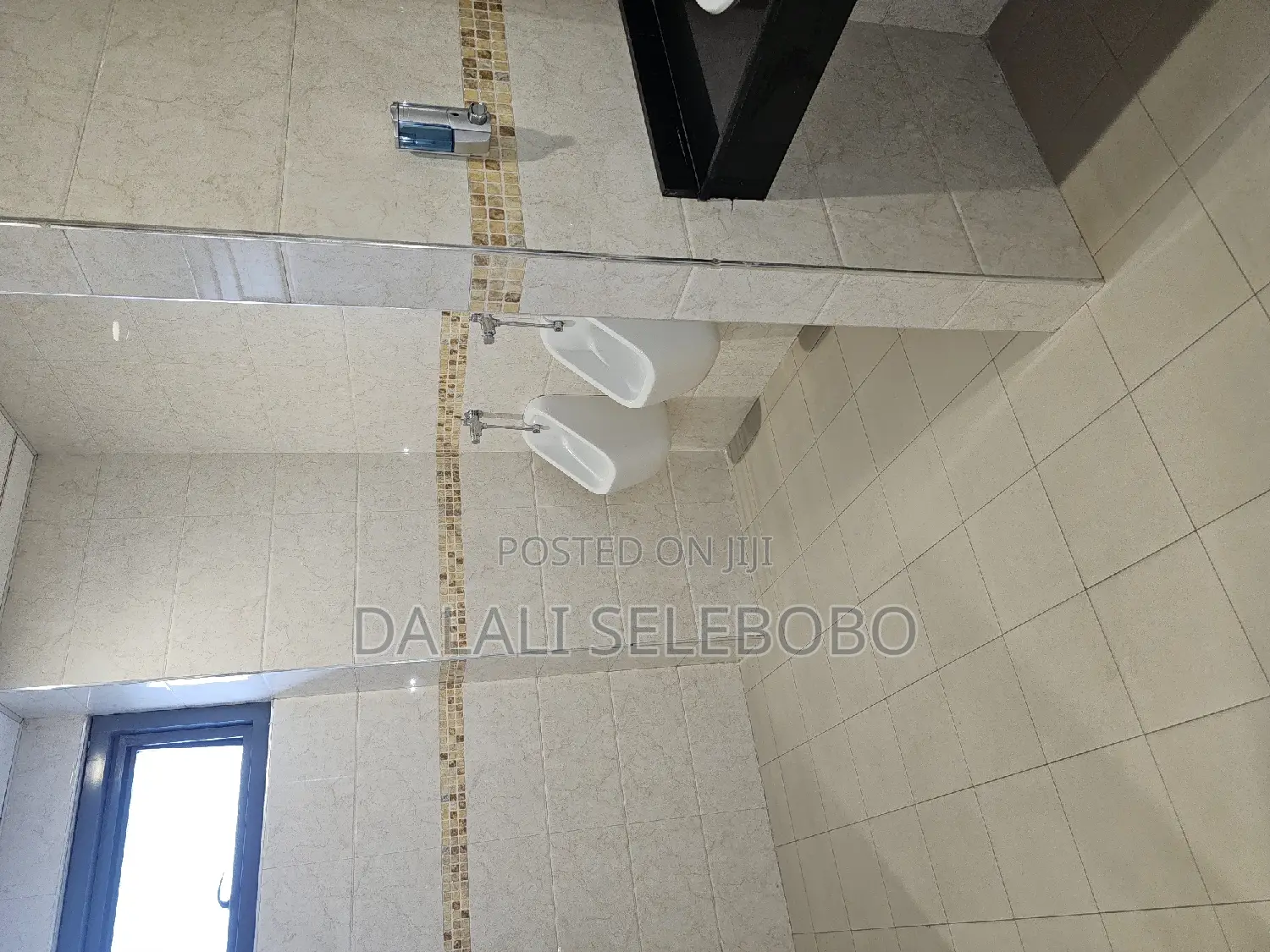 Hall Space Flow 8 at Makumbusho Mini Flat