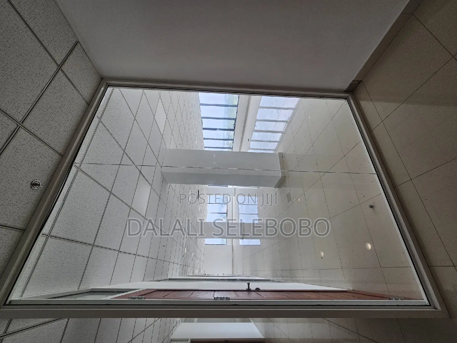 Hall Space Flow 8 at Makumbusho Mini Flat