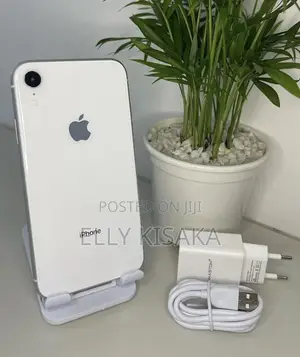 Apple iPhone XR 64 GB White