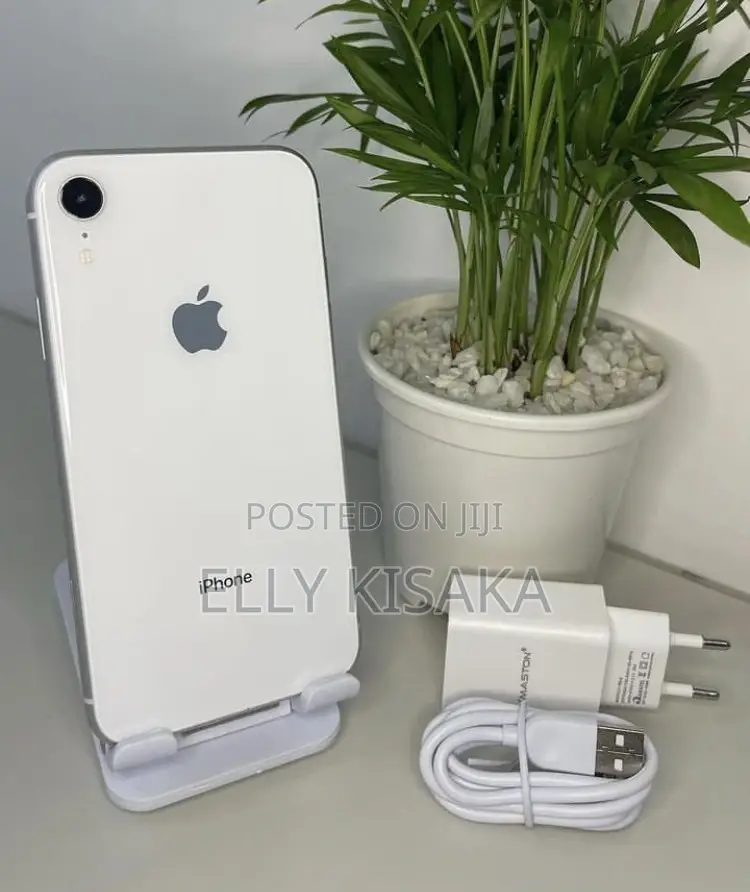 Apple iPhone XR 64 GB White
