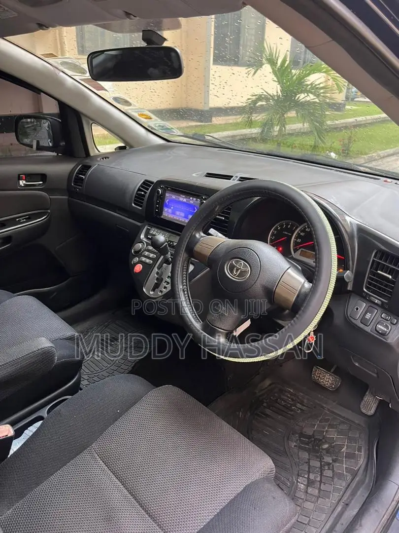 Toyota Wish 2004 Gray