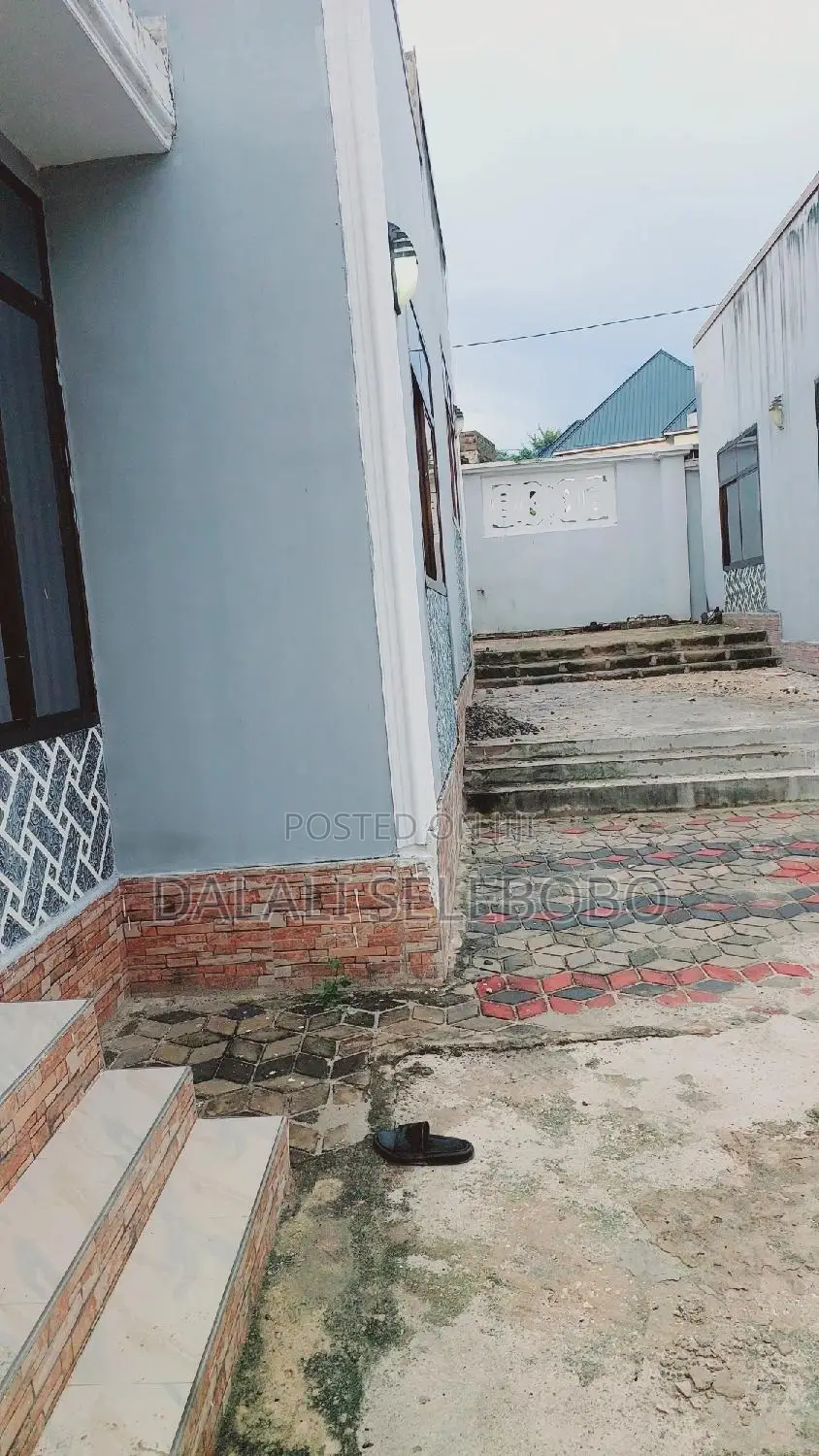 1bdrm Penthouse in Ubungo Makoka, Kinondoni for rent