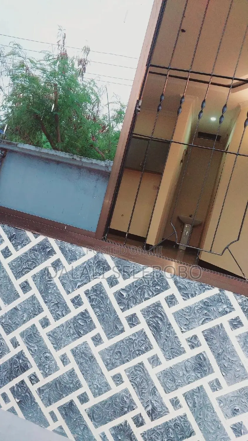 1bdrm Penthouse in Ubungo Makoka, Kinondoni for rent