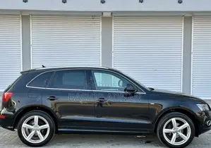 Audi Q5 2010 Black