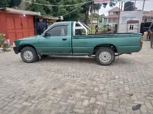 Toyota Hilux 1998 Green