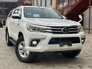 Toyota Hilux 2019 White