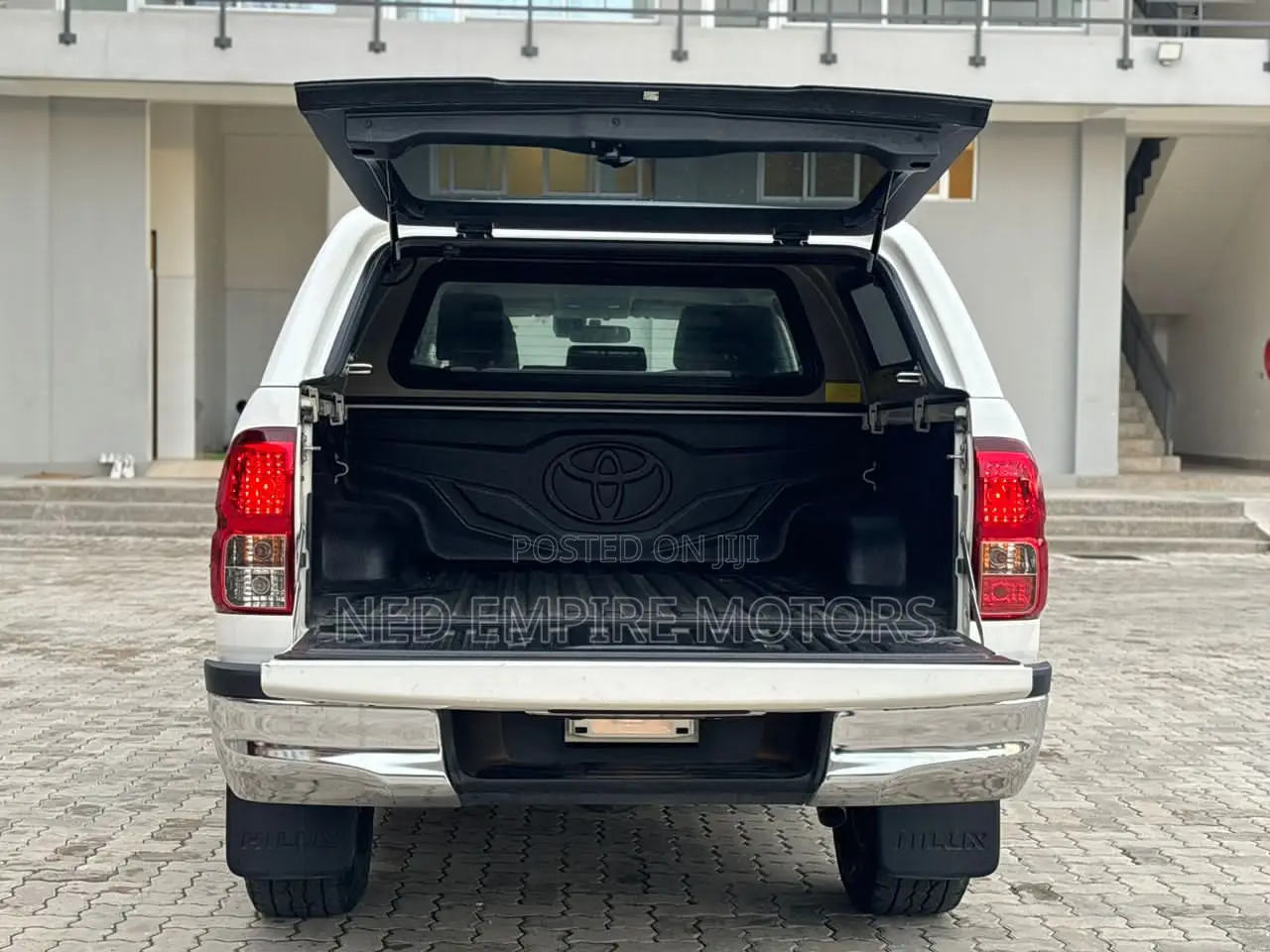 Toyota Hilux 2019 White