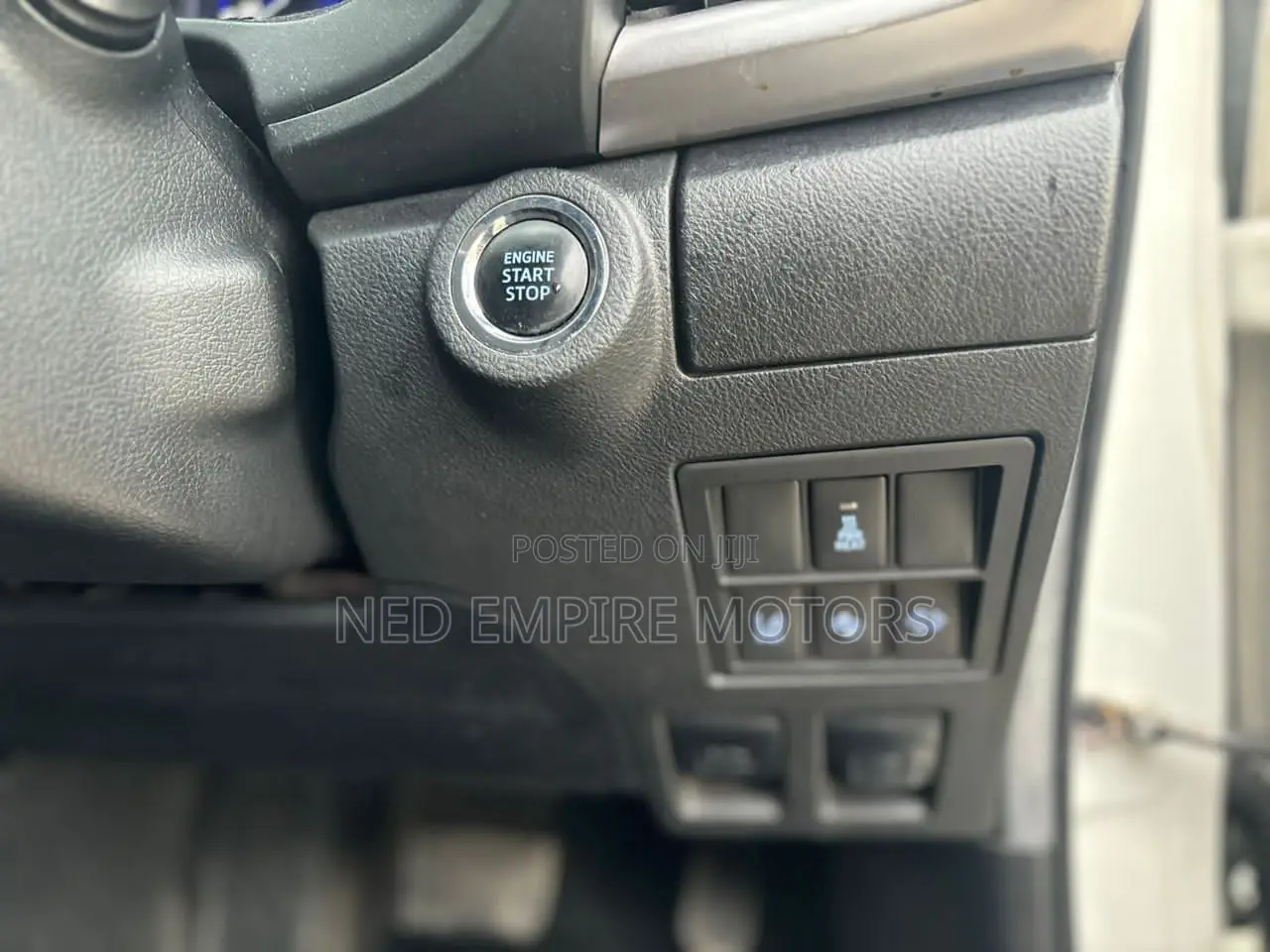 Toyota Hilux 2019 White