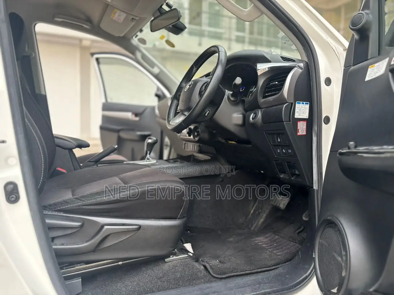 Toyota Hilux 2019 White
