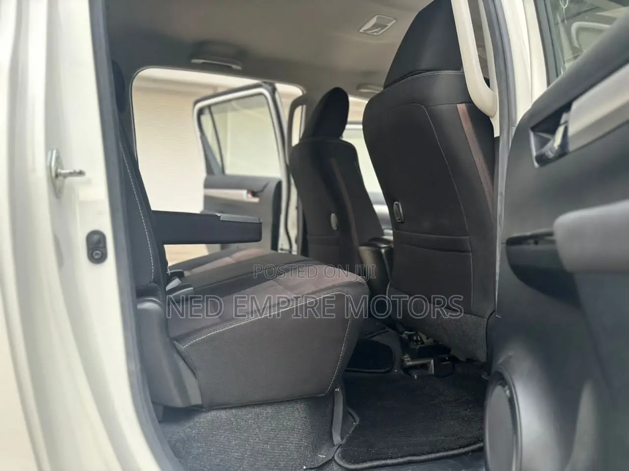 Toyota Hilux 2019 White