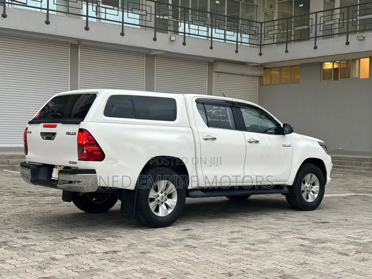 Toyota Hilux 2019 White