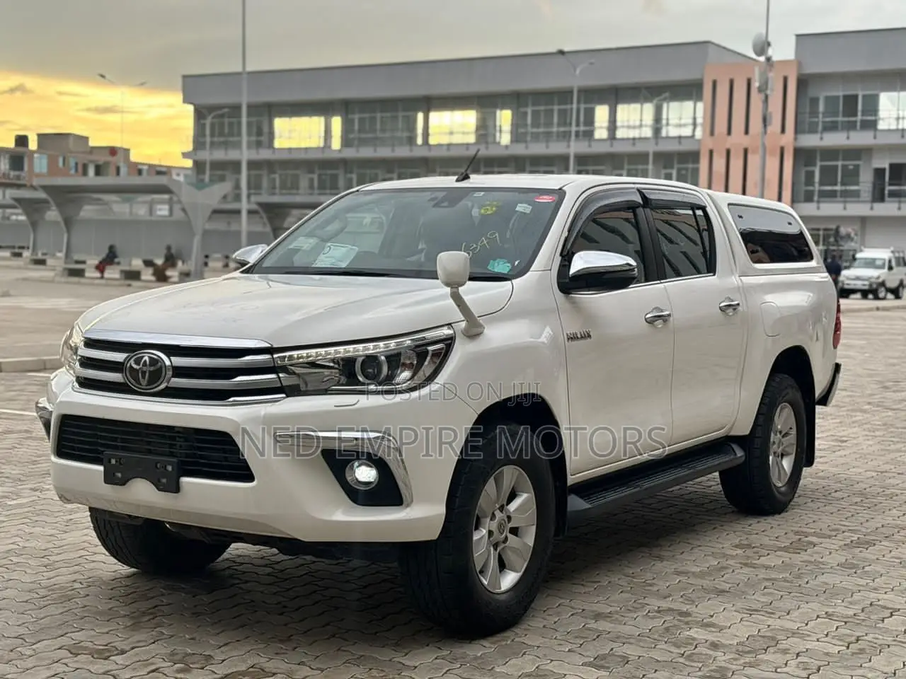 Toyota Hilux 2019 White