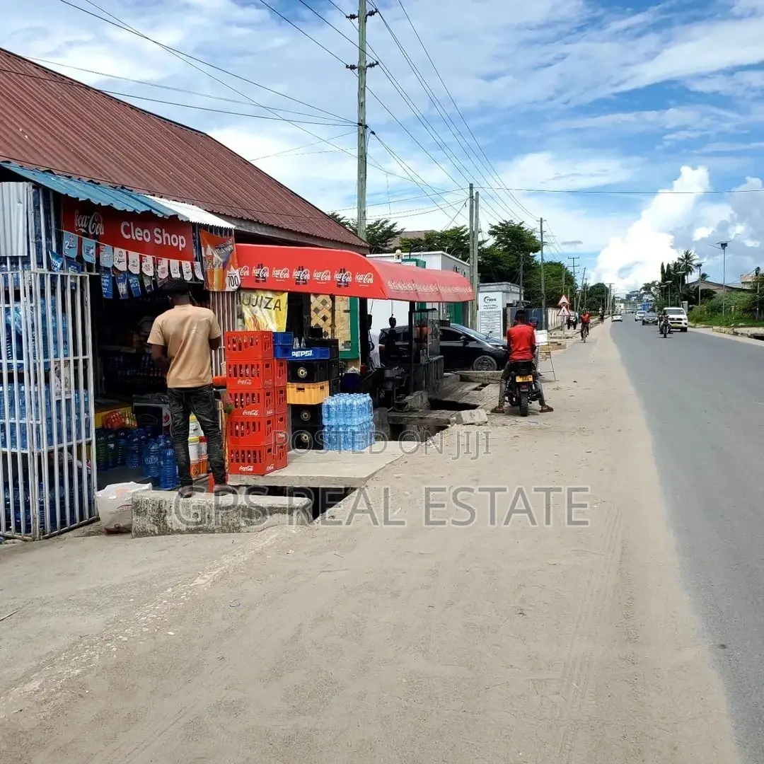 6bdrm House in Mikocheni Light, Kinondoni for sale