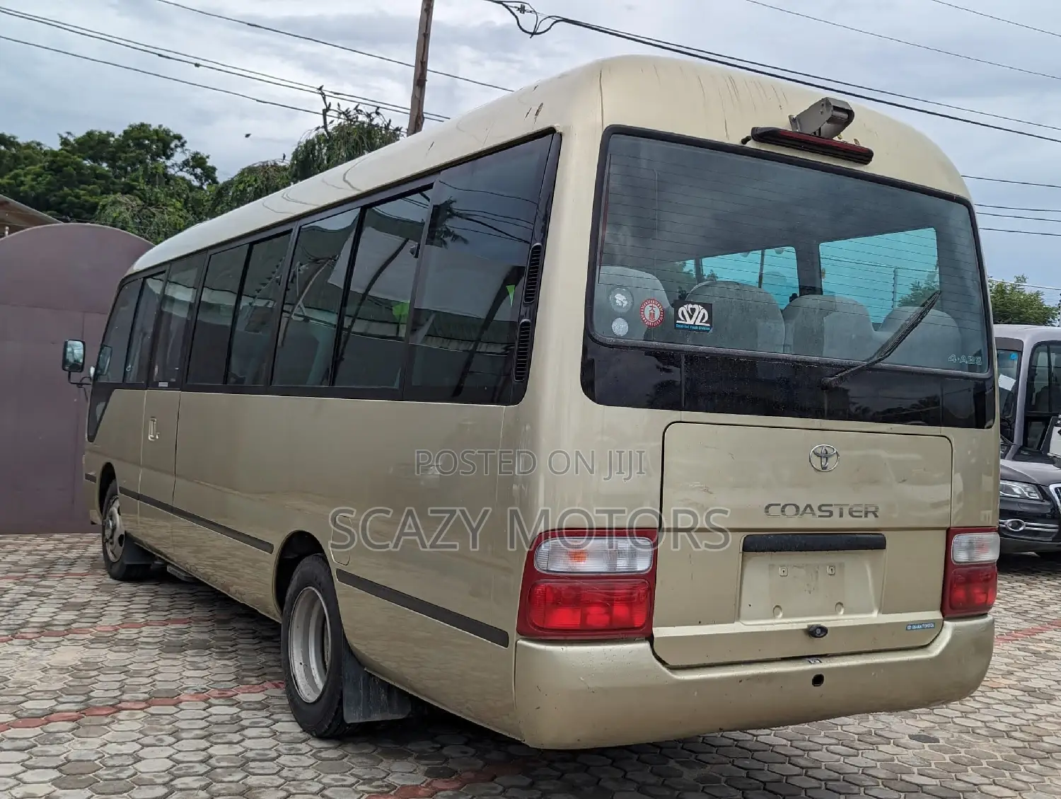Toyota Coaster 2002 Gold