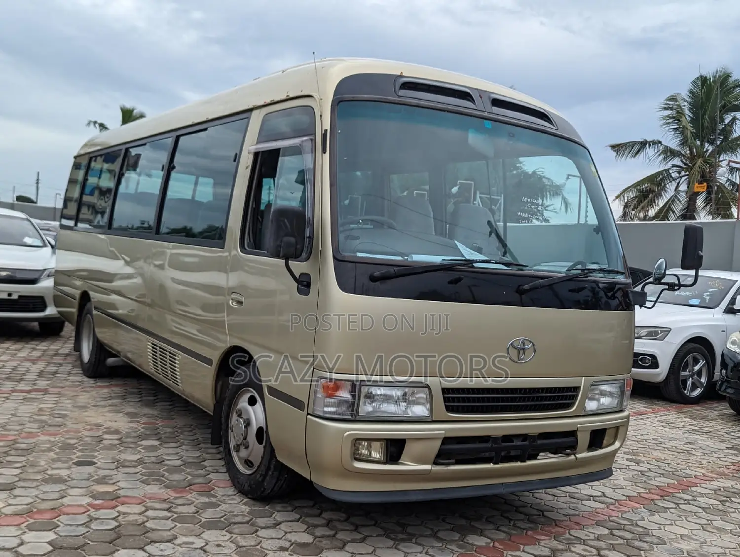 Toyota Coaster 2002 Gold