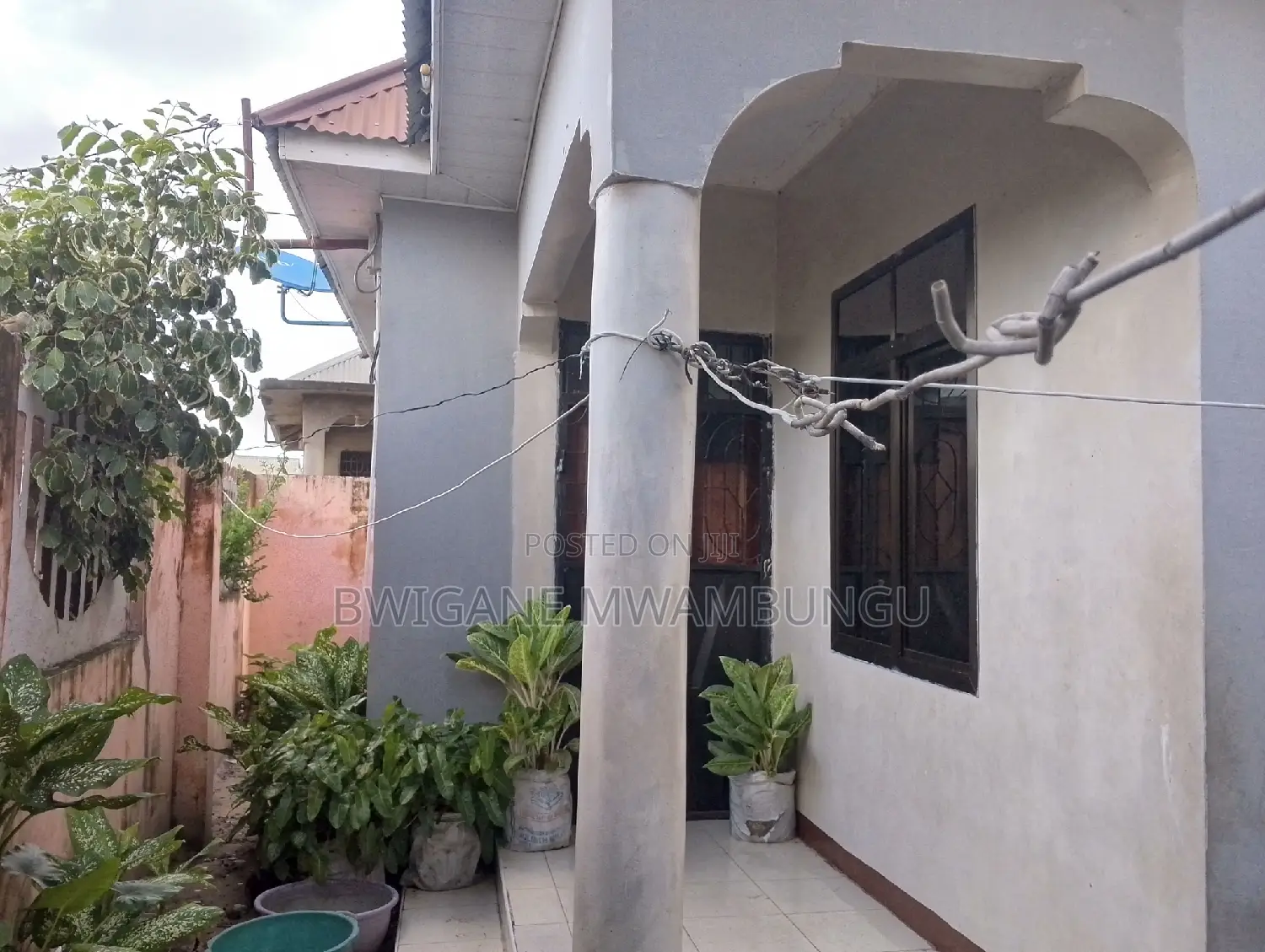 Furnished 5bdrm Apartment in Mwambungu Broker, Mbagala for sale
