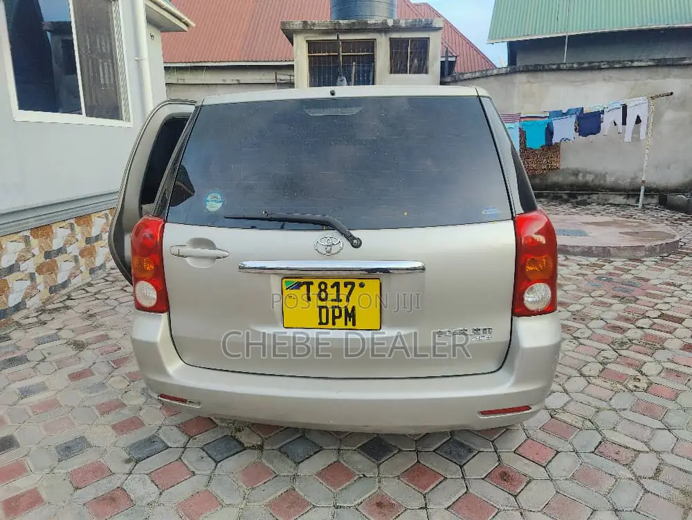 Toyota Raum 2005 Beige
