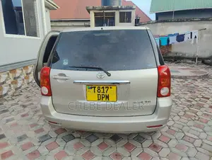 Toyota Raum 2005 Beige